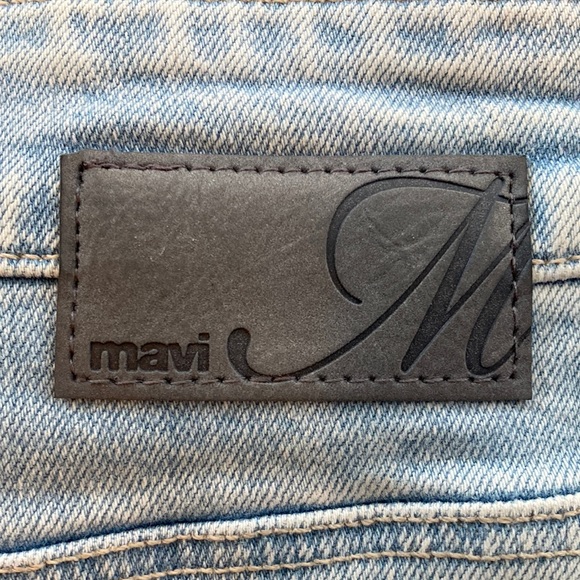 Distressed High-waisted Jean Shorts - Picture 3 of 7